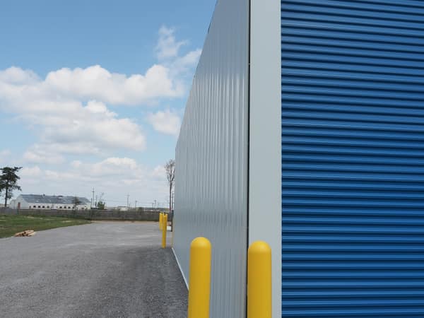 Angled view down the tall-unit building